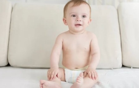 تعداد دفعات کار کردن طبیعی شکم نوزاد, تعداد دفعات مدفوع نوزاد, یک نوزاد چند بار در روز مدفوع میکند