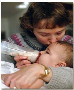 تغذیه با شیر مادر، در غیاب خود مادر 