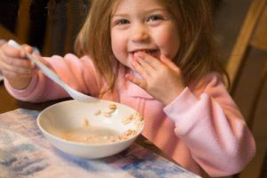 راهنمای تغذیه روزانه برای بچه‌های 2 تا 6 ساله