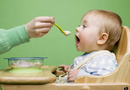 ادویه غذای کودک,زمان اضافه کردن ادویه به غذای کودک,غذای کودک