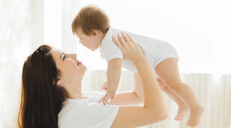 تماس فیزیکی نوزاد